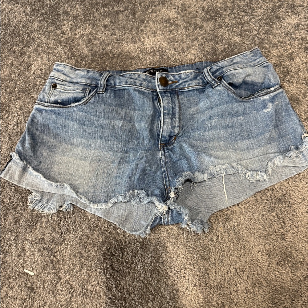 STS Blue Light Blue Jean Shorts with Distressed Frayed‎ Hem